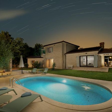 Luxury Villa In Istria - 9,000 Sqm Private Estate With Pool & Sauna, 15 Min To Sea, Near Fazana, 3 Bedrooms Jursici ภายนอก รูปภาพ