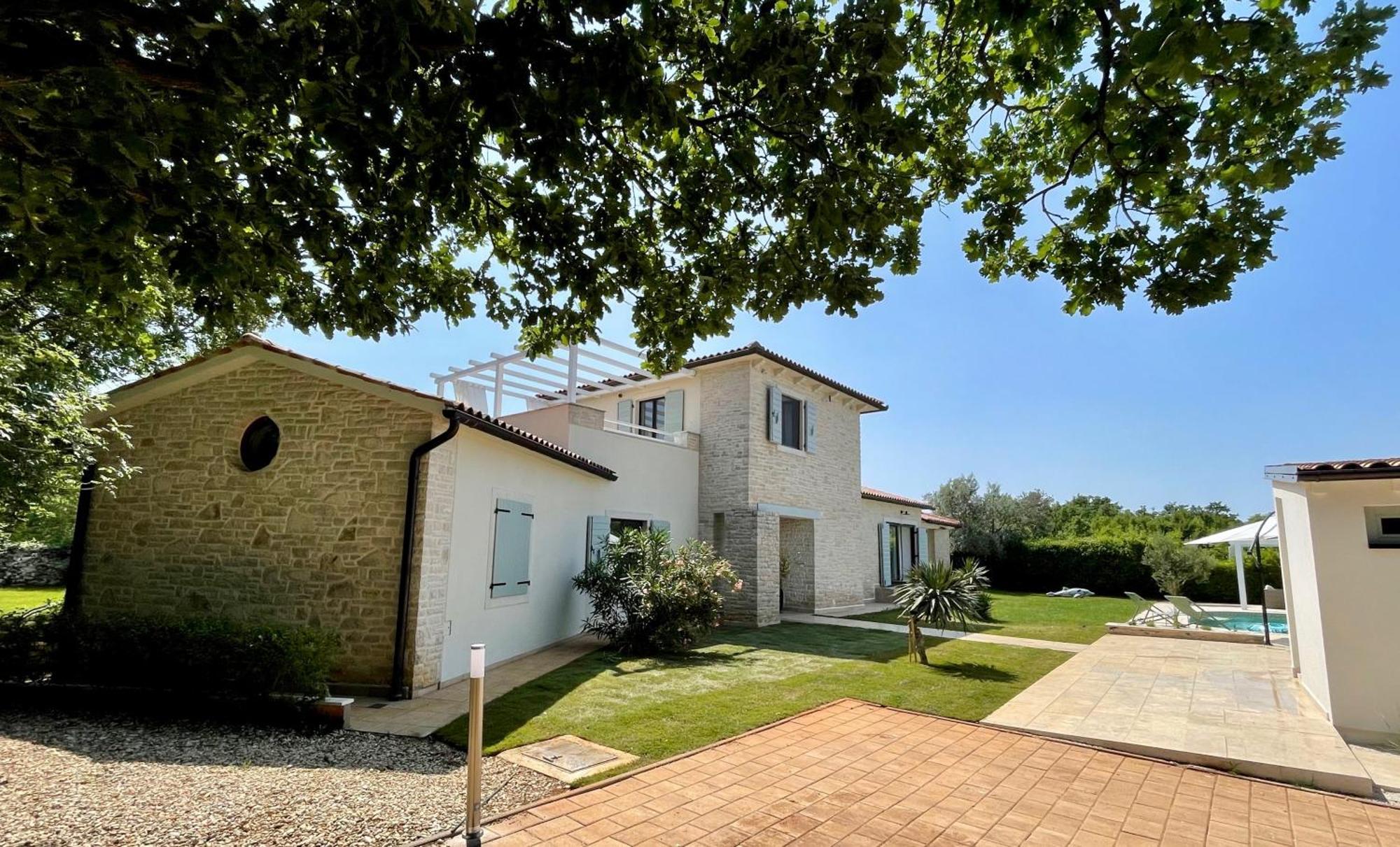 Luxury Villa In Istria - 9,000 Sqm Private Estate With Pool & Sauna, 15 Min To Sea, Near Fazana, 3 Bedrooms Jursici ภายนอก รูปภาพ