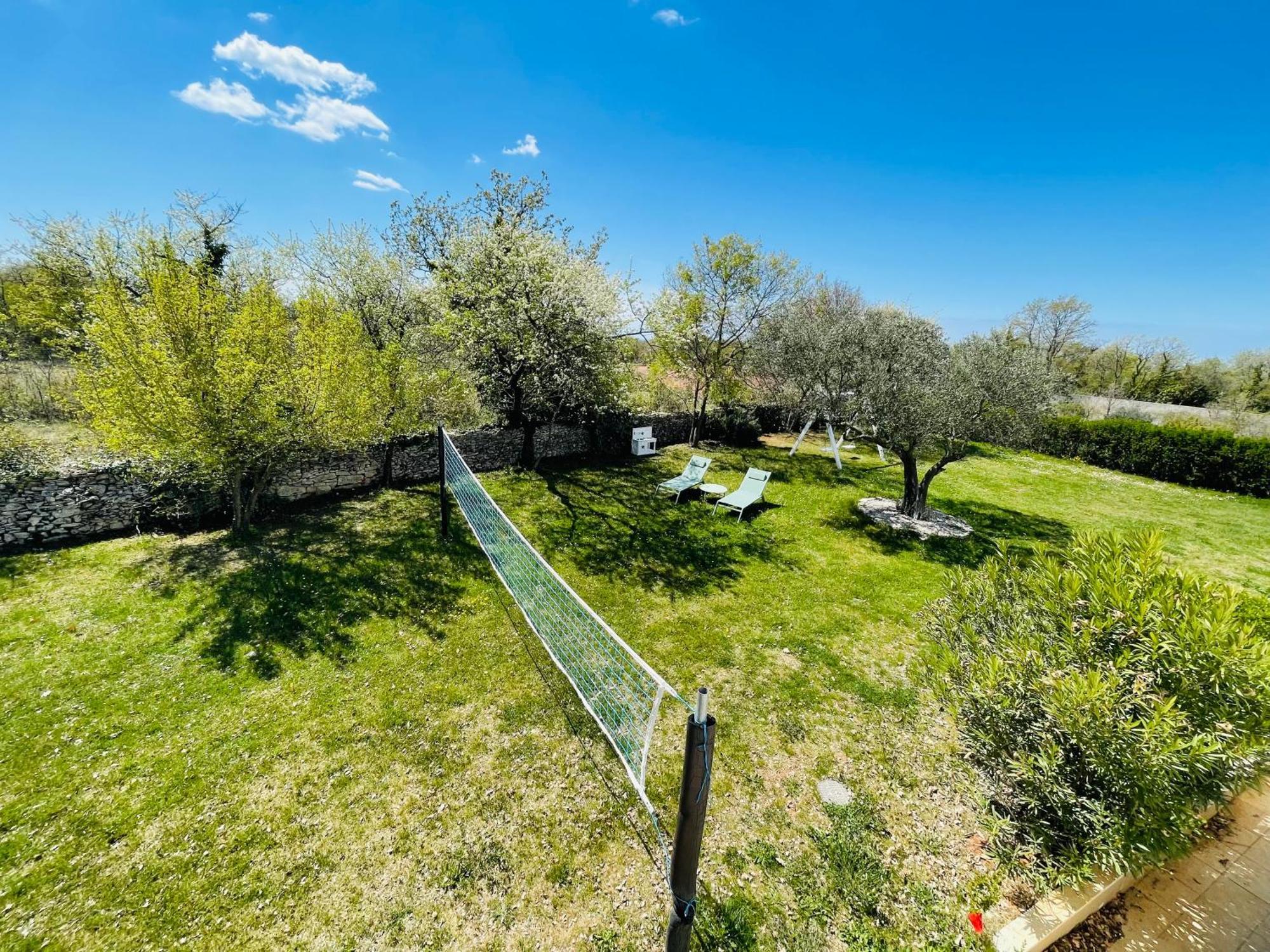 Luxury Villa In Istria - 9,000 Sqm Private Estate With Pool & Sauna, 15 Min To Sea, Near Fazana, 3 Bedrooms Jursici ภายนอก รูปภาพ