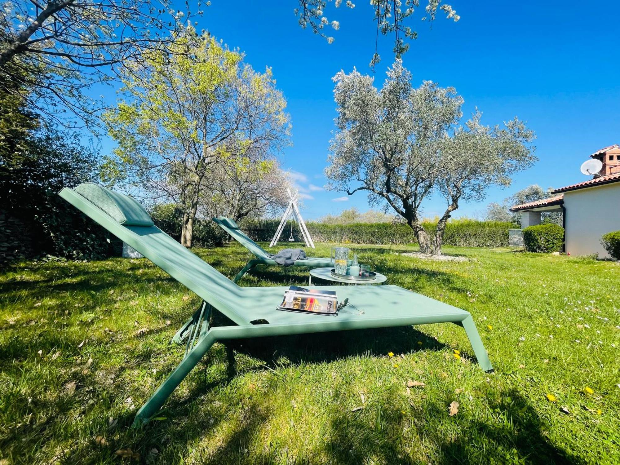 Luxury Villa In Istria - 9,000 Sqm Private Estate With Pool & Sauna, 15 Min To Sea, Near Fazana, 3 Bedrooms Jursici ภายนอก รูปภาพ